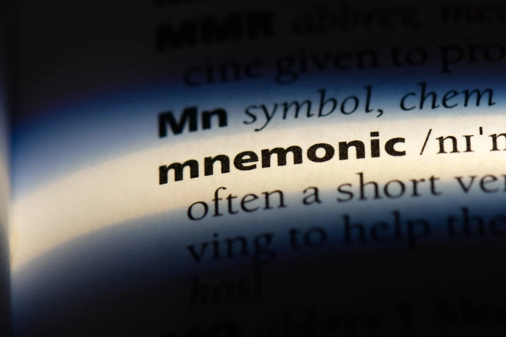 Qué es una frase mnemónica